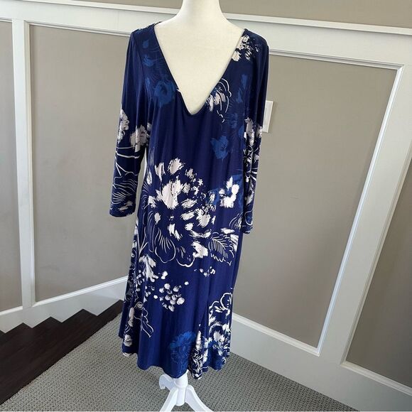 Tommy Bahama Blue and white,  Floral Dress. - Picture 1 of 6